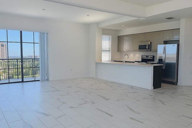 101 E Camino Real, Unit PH3D5 in Boca Raton, FL - Building Photo - Building Photo