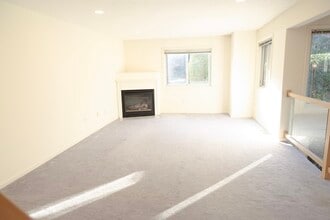 145 Captain Eames Cir in Ashland, MA - Building Photo - Building Photo