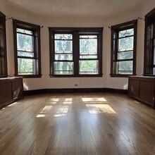 6115 N Meade Ave, Unit 2 in Chicago, IL - Building Photo - Building Photo