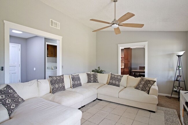 3001 Secretariat Dr in Atwater, CA - Building Photo - Building Photo