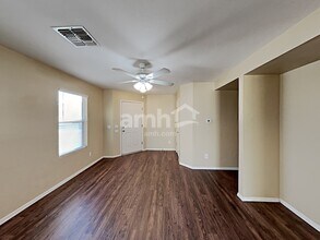 6907 S Harrier Loop in Tucson, AZ - Building Photo - Building Photo