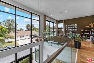 3553 Alana Dr in Los Angeles, CA - Building Photo - Building Photo