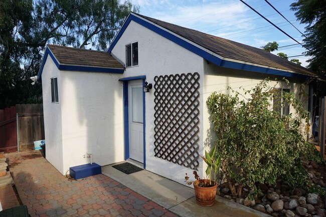 3920 Coronado Ave in San Diego, CA - Building Photo - Building Photo