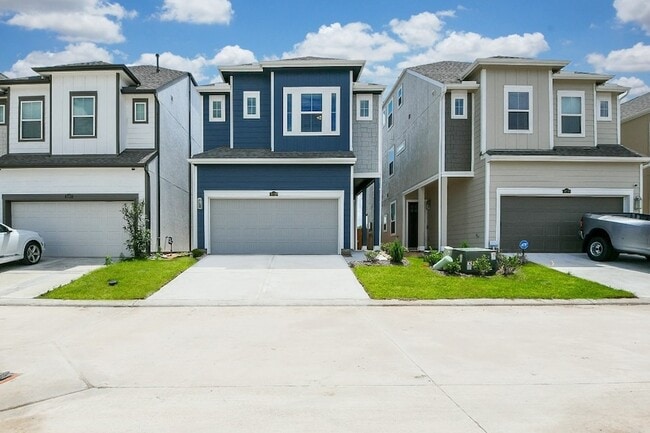 property at 3112 La Rambla Dr