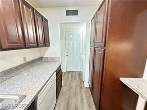 5167 Greene Ln in Las Vegas, NV - Building Photo - Building Photo
