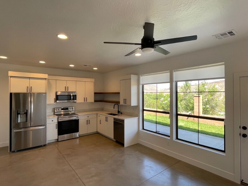 676 676 W Lava Pointe Dr in Saint George, UT - Foto de edificio