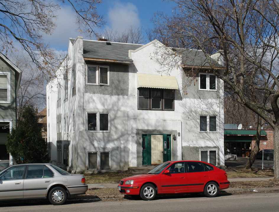 3208 Lyndale Ave S in Minneapolis, MN - Building Photo