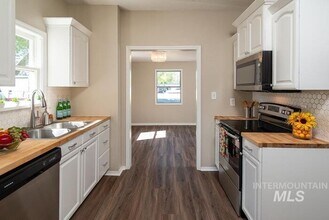4122 W State St in Boise, ID - Building Photo - Building Photo