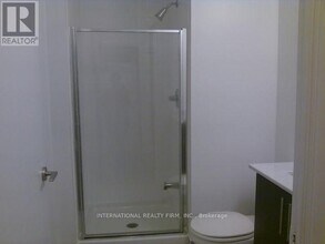260-260 Sackville St in Toronto, ON - Building Photo - Building Photo