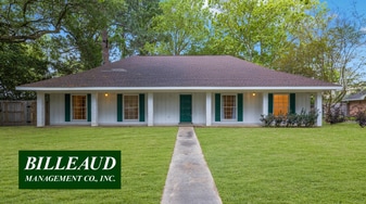 225 Aurore Ave in Lafayette, LA - Building Photo