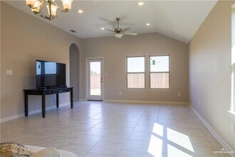 13 N 33rd St in McAllen, TX - Building Photo - Building Photo