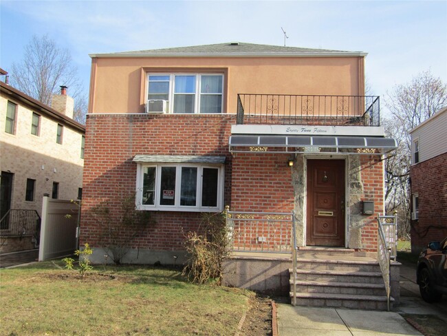 83-15 Langdale St in Queens, NY - Building Photo - Building Photo