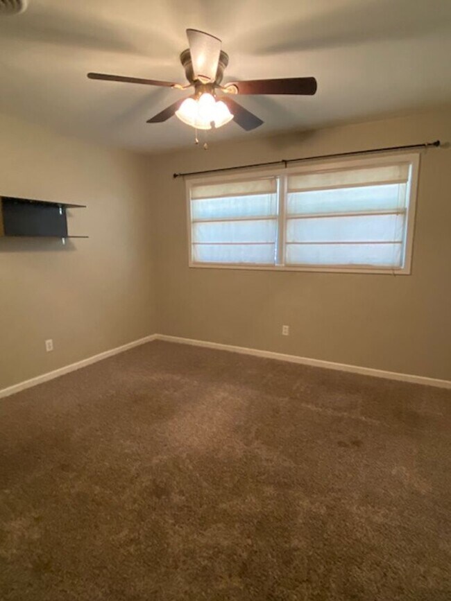 5231 16th St in Lubbock, TX - Foto de edificio - Building Photo