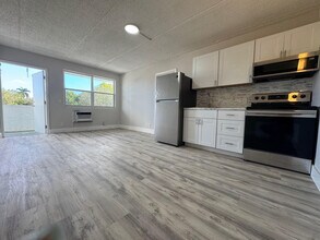 3211 SW 44th St in Fort Lauderdale, FL - Building Photo - Building Photo