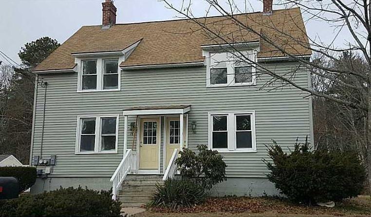 21 Bowling Ln in Westerly, RI - Building Photo