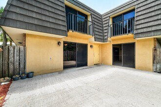 624 6th Way in West Palm Beach, FL - Building Photo - Building Photo