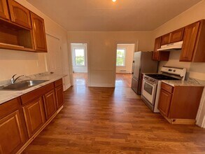640 Wilson St in Waterbury, CT - Building Photo - Building Photo