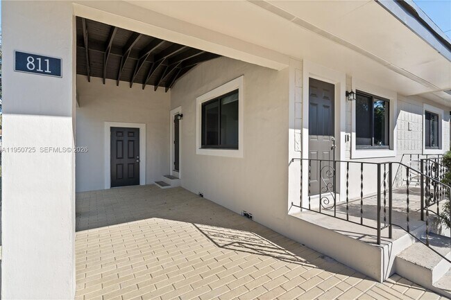 811 NW 115th St in Miami, FL - Building Photo - Building Photo