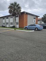 1201 SW 52nd Ave in North Lauderdale, FL - Building Photo