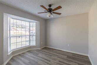 19431 Wood Village Ln in Houston, TX - Building Photo - Building Photo