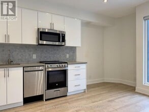 1555 Bloor St W in Toronto, ON - Building Photo - Building Photo