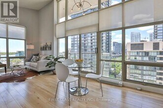 9 Spadina Ave. in Toronto, ON - Building Photo - Building Photo