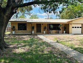 129 Beechwood Ave in Universal City, TX - Building Photo - Building Photo