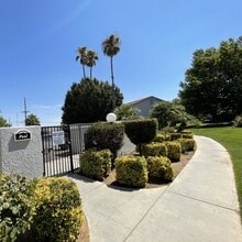 Ridgeview Village Apartments in Palmdale, CA - Building Photo - Building Photo