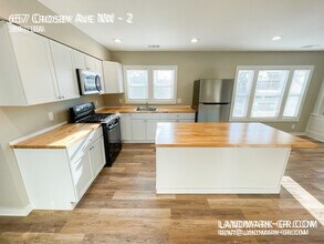 657 Crosby St NW in Grand Rapids, MI - Building Photo - Building Photo