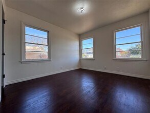 2845 Ruidosa Ave in Dallas, TX - Building Photo - Building Photo