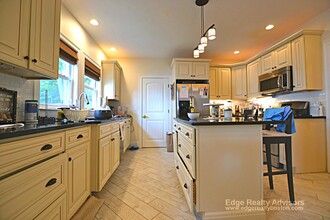 15 Rogers St, Unit 1 in Newton, MA - Building Photo - Building Photo