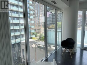 2803-65-665 St Mary St in Toronto, ON - Building Photo - Building Photo