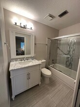 2886 Fernley Dr E-Unit -12 in West Palm Beach, FL - Foto de edificio - Building Photo