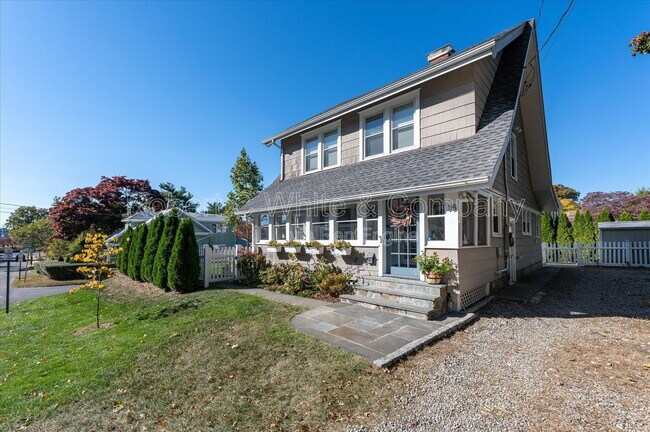 15 Emerson St in Norwalk, CT - Building Photo - Building Photo