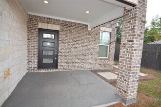 43699 Old Houston Hwy in Prairie View, TX - Building Photo - Building Photo