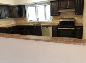 39 E 51st St in Bayonne, NJ - Building Photo - Building Photo