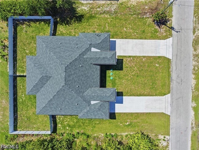 723 Ivan Ave S in Lehigh Acres, FL - Building Photo - Building Photo