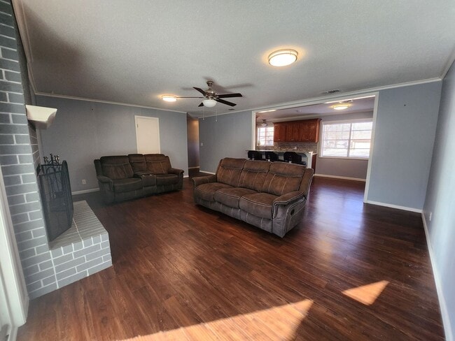 5909 Oak Flat Ave in Texarkana, TX - Building Photo - Building Photo