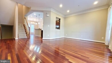 631 Hurdle Mill Pl in Gaithersburg, MD - Building Photo - Building Photo