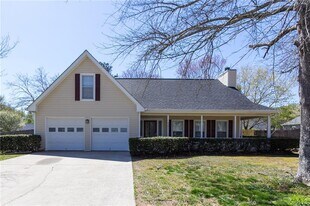 4291 Fiddlers Bend in Loganville, GA - Building Photo