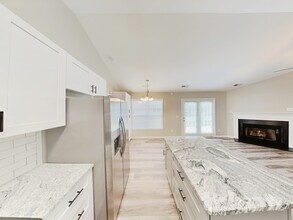 3871 Range Crest Ct in High Point, NC - Foto de edificio - Building Photo