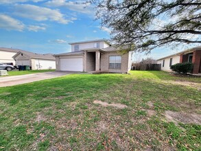 300 Janis Mae Dr in Hutto, TX - Building Photo - Building Photo