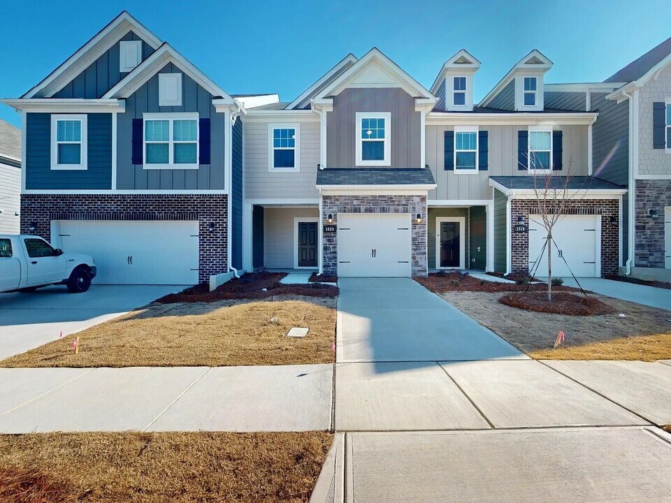 3520 Secrest Lndg in Monroe, NC - Foto de edificio