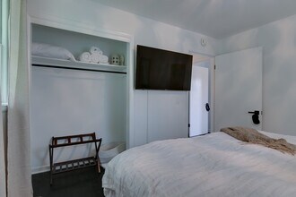 101 Carnavon Pky, Unit B in Nashville, TN - Foto de edificio - Building Photo