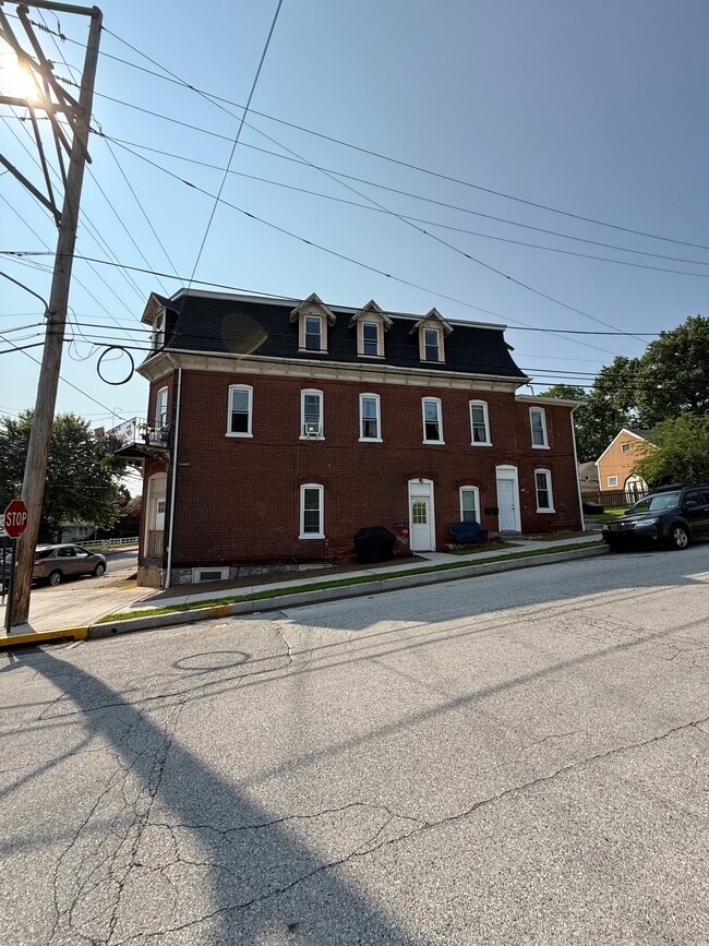 300 S Main St, Unit #3