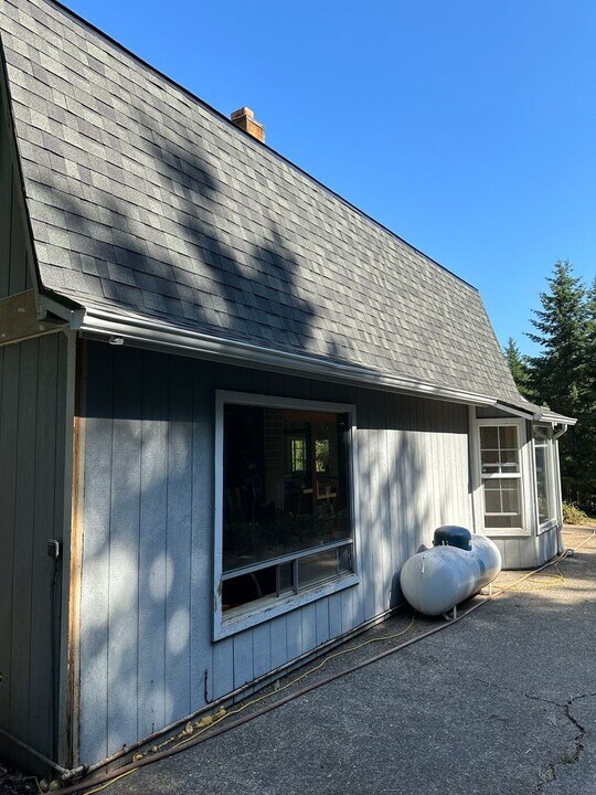 41986 Marks Ridge Dr in Sweet Home, OR - Building Photo