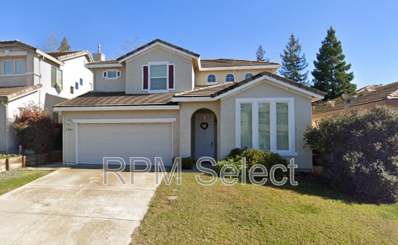 2206 Ranch House Ct in Auburn, CA - Building Photo