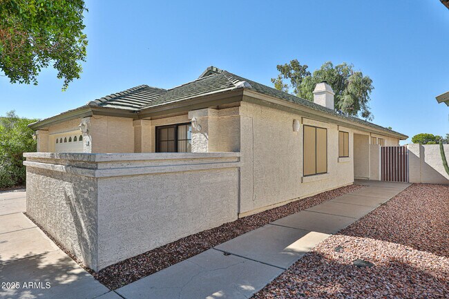 7539 W Sequoia Dr in Glendale, AZ - Building Photo - Building Photo