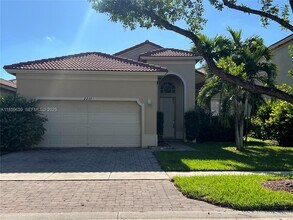 2217 NE 41st Ave in Homestead, FL - Foto de edificio - Building Photo