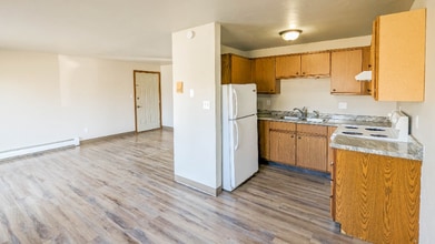 1856 Verlin Rd, Unit 2 in Green Bay, WI - Building Photo - Building Photo